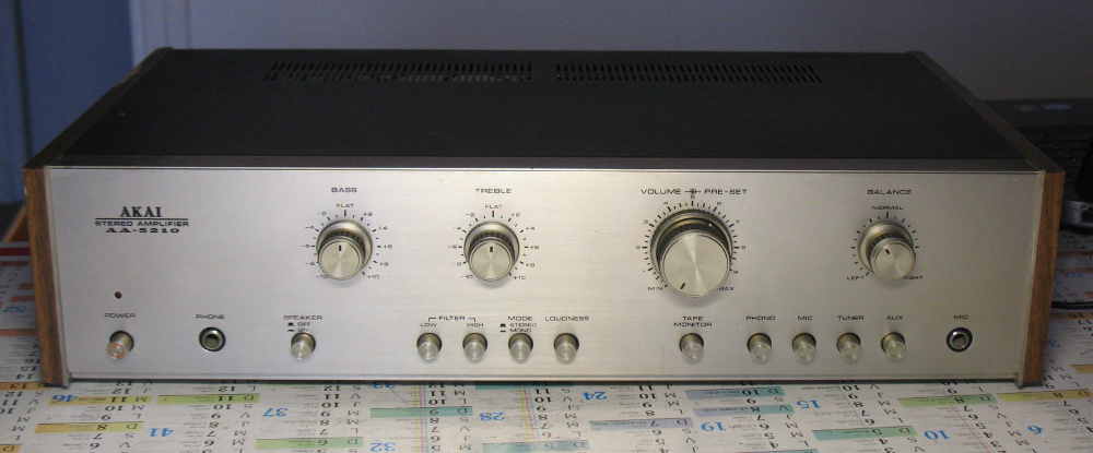 Akai 5210