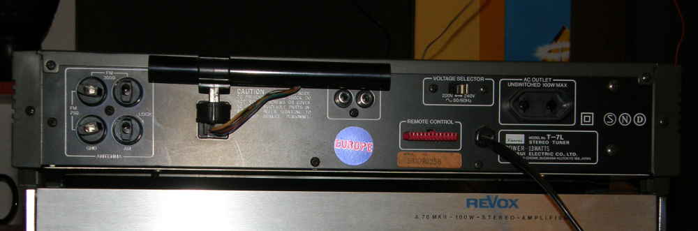 Sansui T-7L derri�re